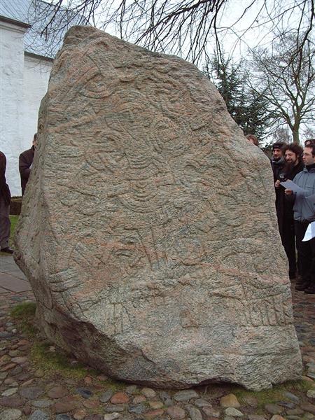 The Figure of Christ on Harald's Runestone (Jelling Stone), c.950 - Arte vikingo