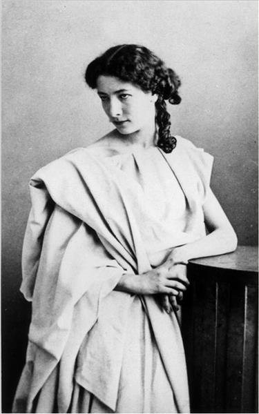 Sarah Bernhardt in the Role of Junie in "Britannicus" by Jean Racine, 1860 - 納達爾