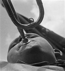 Pioneer with a horn - Alexander Rodchenko