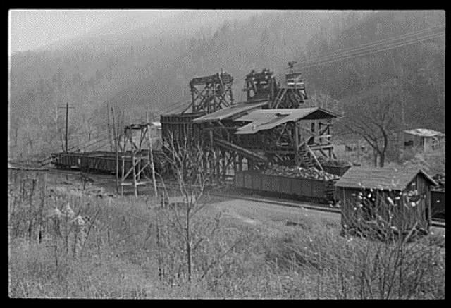 Loading recently mined coal in Jenkins, 1935 - Ben Shahn