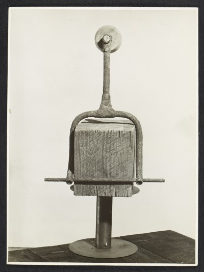 Clown tight rope walker, 1942 - Louise Nevelson