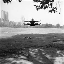 New York (Man Doing Splits in Midair) - Vivian Maier